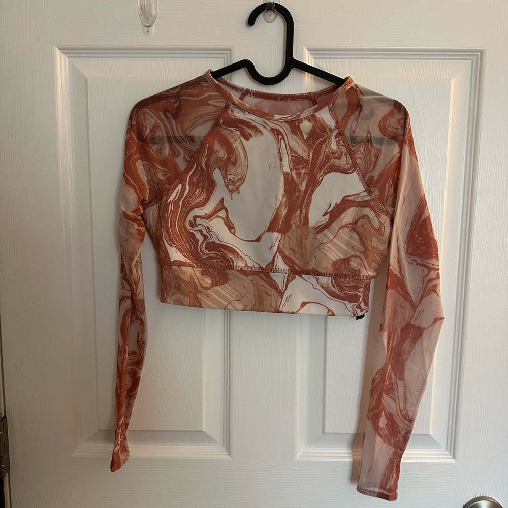 Beach riot long-sleeve cropped mesh athletic top